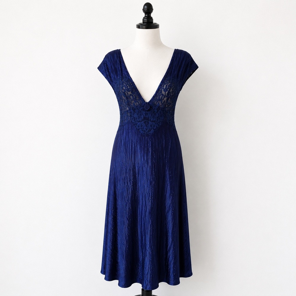 Petra Fashions Vintage Blue Pleated Lace Nightgown Maxi Dress V-Neck Large USA